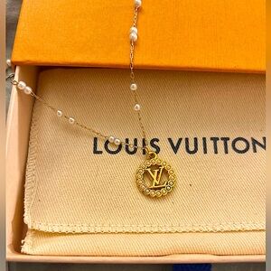 𝐇𝐀𝐍𝐃𝐌𝐀𝐃𝐄 𝐋𝐕 𝐂𝐇𝐀𝐑𝐌 𝐍𝐄𝐂𝐊𝐋𝐀𝐂𝐄